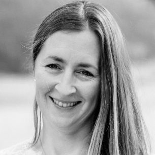 Dr. Karin Wastian